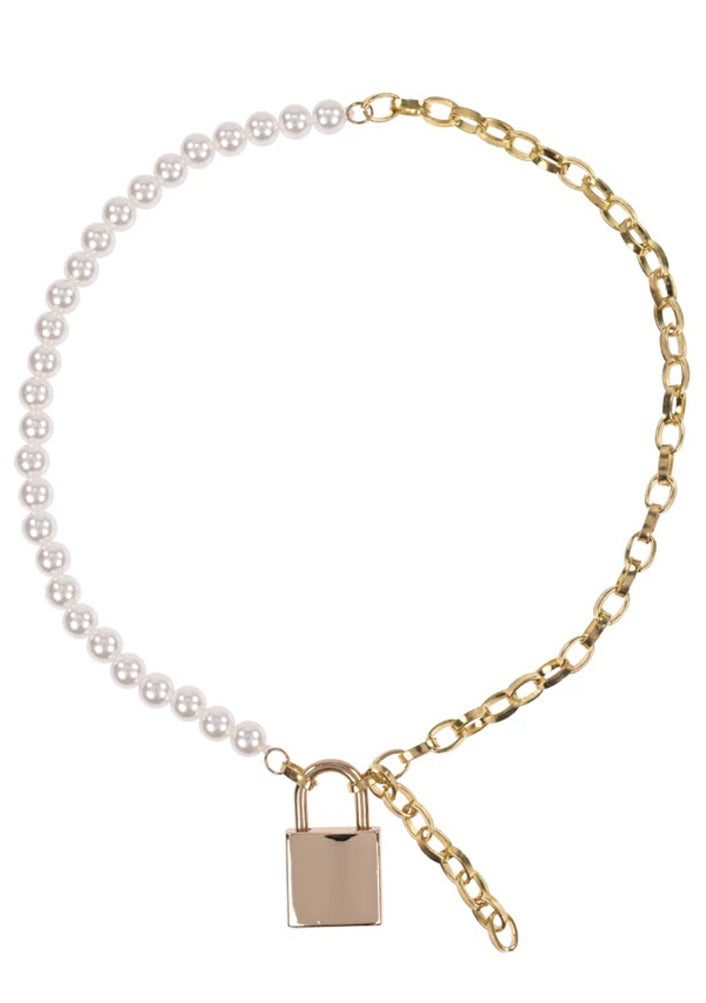 Sex and Mischief Pearl Day Collar