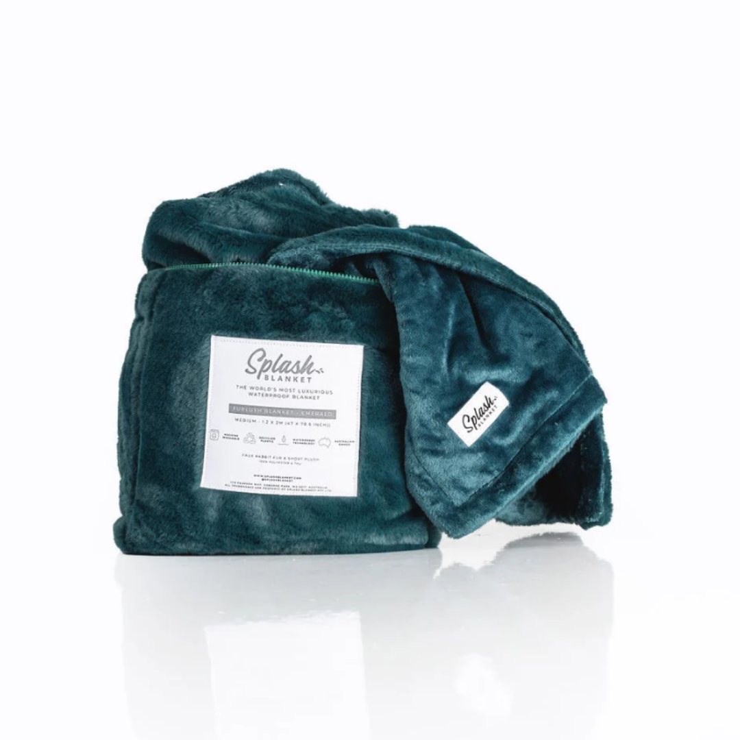 Furlush Medium Emerald Green Plush Velvet Cozy Throw Blanket