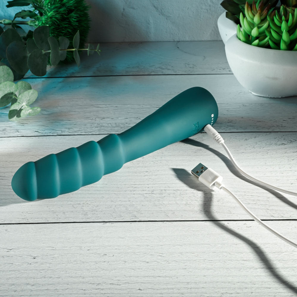 Gender X SCORPION Vibrator 21.2 cm Long Ribbed Design