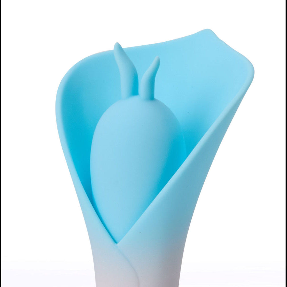Maia Mina – USB Rechargeable Fluttering Flower Stimulator