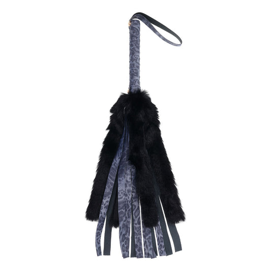 Sex & Mischief Cougar Faux Fur Flogger – Luxury Furry Flogger Whip