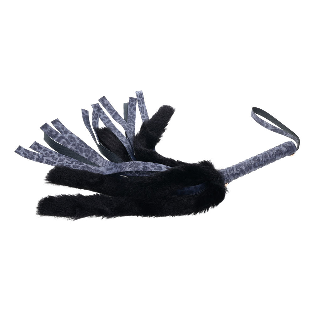 Sex & Mischief Cougar Faux Fur Flogger – Luxury Furry Flogger Whip