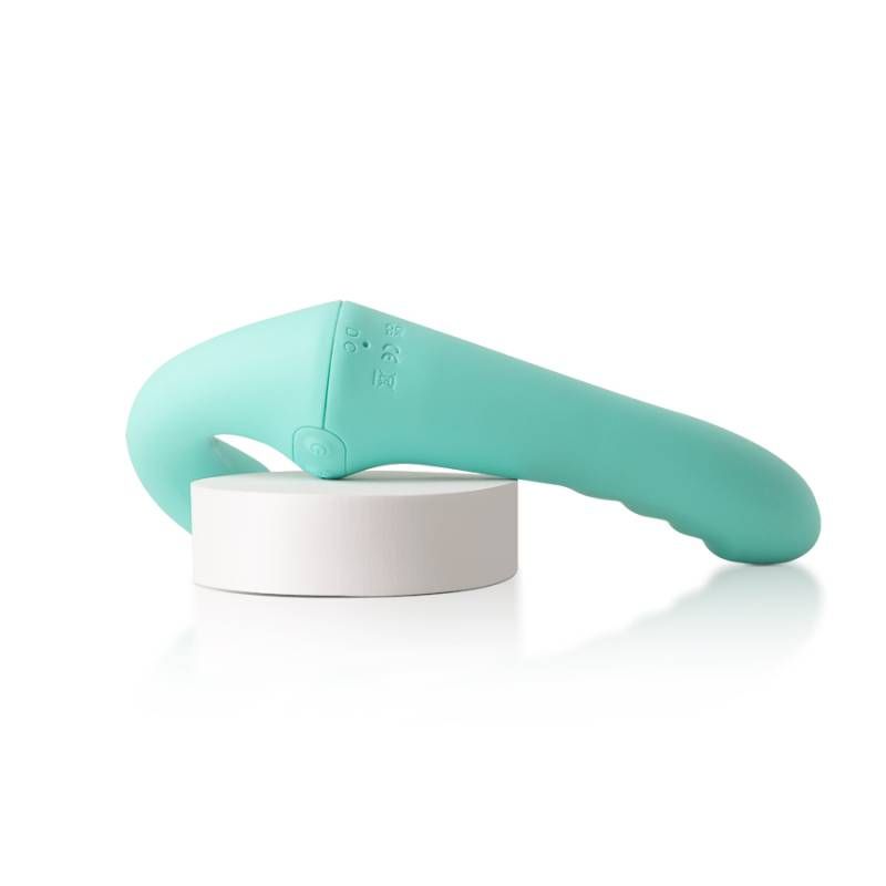 VibraTwin Come Hither Strapless Strap On With Remote